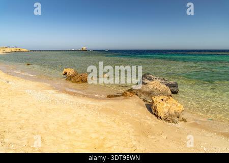 Strand bei Al-Qusair Strand am Roten Meer bei Al-Qusair oder El Quseir, Ägypten, Afrika Strand am Roten Meer bei El Qoseir, Ägypten, Afrika *** Strand bei Al Stockfoto
