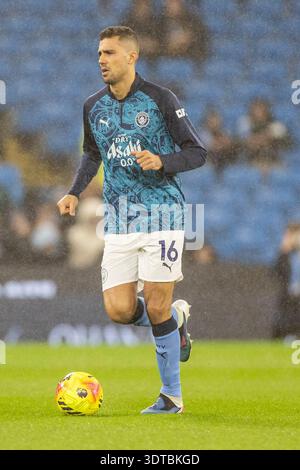 Etihad Stadium, Manchester, Lancashire, Großbritannien. Februar 2026. Premier League Football, Manchester City gegen Newcastle United; Rodri von Manchester City während des warm Up Credit: Action Plus Sports/Alamy Live News Stockfoto