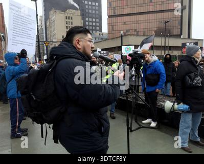 Rochester, New York, USA. Februar 2026. Ich las die Namen derer, die in den Händen von EIS gestorben sind. Februar 2026, Rochester, New York, USA Credit: John Whitney/Alamy Live News Stockfoto