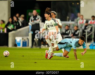 21. Januar 2026, Austin, Texas, USA: Austin FC Mittelfeldspieler ILIE SANCHEZ (6) reagiert auf Kontakt mit JOAQUIN PEREYRA (26) bei einem Major League Soccer Spiel zwischen Austin FC und Minnesota United am 21. Januar 2026 in Austin, Texas. Das Spiel endete mit einem Unentschieden von 2-2. (Kreditbild: © Scott Coleman/ZUMA Press Wire) NUR REDAKTIONELLE VERWENDUNG! Nicht für kommerzielle ZWECKE! Stockfoto
