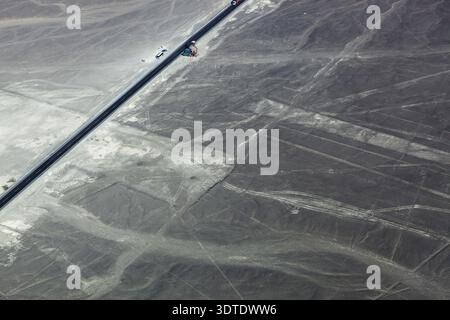 Pan-American Highway und die Nazca-Wüste Stockfoto