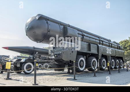Mobile Trägerrakete des strategischen Raketensystems RSD-10 Stockfoto
