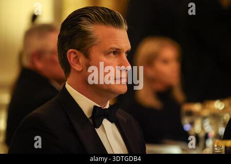 Washington DC, USA. 21st Feb 2026. United States Secretary of War Pete Hegseth attends the Governors Dinner in the East Room of the White House on February 21, 2025 in Washington, DC Credit: Samuel Corum/Pool via CNP /MediaPunch Credit: MediaPunch Inc/Alamy Live News Stockfoto