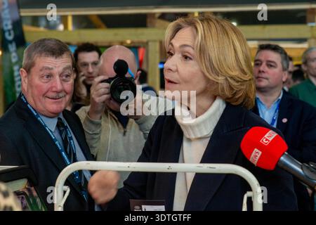 Paris, Frankreich. Februar 2026. Valerie Pecresse, Präsidentin des Regionalrates Ile-de-France, Besuch der Internationalen Landwirtschaftsmesse SIA 2026 in Paris, Frankreich am 22. Januar 2026. Foto: Denis Prezat/ABACAPRESS.COM Credit: Abaca Press/Alamy Live News Stockfoto