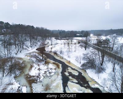 Vogelperspektive auf den gewundenen Pirita River Stockfoto