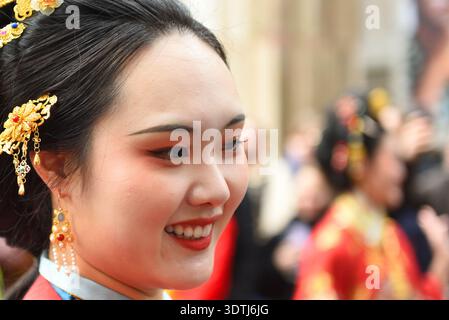 Chinesische Neujahrsparade, Trafalgar nach Soho, London, Großbritannien. Februar 2026 Stockfoto