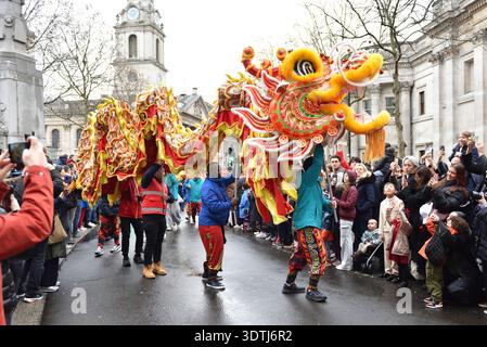 Chinesische Neujahrsparade, Trafalgar nach Soho, London, Großbritannien. Februar 2026 Stockfoto