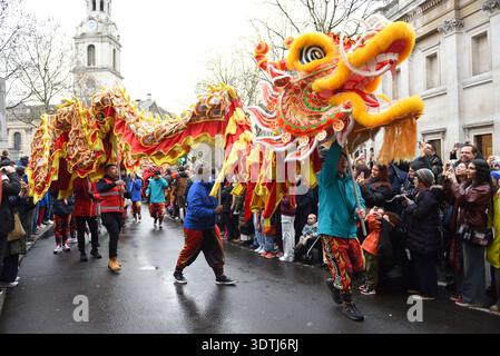 Chinesische Neujahrsparade, Trafalgar nach Soho, London, Großbritannien. Februar 2026 Stockfoto