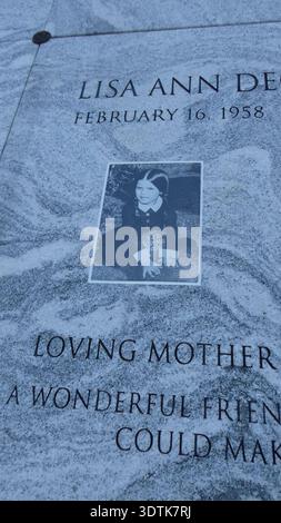 Los Angeles, Kalifornien, USA 21. Februar 2026 Addams Family TV Show Mittwoch Schauspielerin Lisa Loring Grave auf dem Hollywood Forever Cemetery am 21. Februar 2026 in Los Angeles, Kalifornien, USA. Foto: Barry King/Alamy Stock Photo Stockfoto