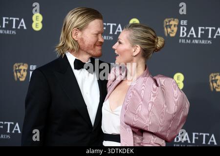 London, UK, 22nd February 2026, Kirsten Dunst  and Jesse Plemons  attend the BAFTA Film Awards at the Royal Festival Hall in London, UK.  Fred Duval / Alamy Live News Stockfoto