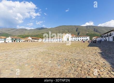 Februar 2018 Dies ist der Hauptplatz der Villa de Leyva, einer der größten in Kolumbien, der von vielen Touristen wegen seines Kolonialstils besucht wird Stockfoto