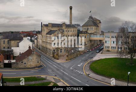 TADCASTER, GROSSBRITANNIEN - 23. FEBRUAR 2026. Eine Luftlandschaft der viktorianischen Architektur des John Smith's Brauereigebäudes in North Yorkshire Stockfoto