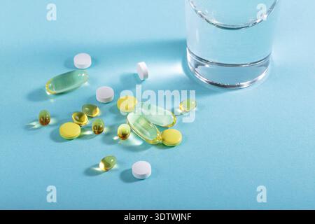 Verschiedene pharmazeutische Medizin Pillen, Tabletten und Kapseln Stockfoto