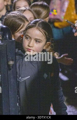 London, Großbritannien. Februar 2026. London City Lionesses Maskottchen wartet geduldig vor dem Spiel zwischen London City Lionesses und Tottenham Hotspur im Adobe Women's FA Cup 5th Round im CopperJax Community Stadium, Bromley, London, England am Montag, den 23. Februar 2026. Quelle: SPP Sport Pressefoto. /Alamy Live News Stockfoto