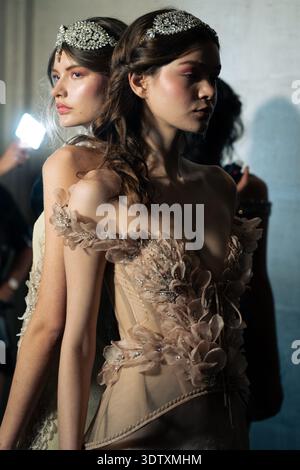 London, Großbritannien. Februar 2026. Backstage bei der Aadnevik Show während der London Fashion Week im Februar 2026 im Royal Horseguards, London, UK am 23. Februar 2026. Foto: LounisPhotography/ABACAPRESS.COM Credit: Abaca Press/Alamy Live News Stockfoto