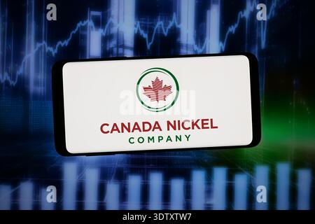Stuttgart, Deutschland - 13.02.2026: In dieser Fotoabbildung ist das Logo des Bergbauunternehmens Canada Nickel Company auf einem Smartphone zu sehen Stockfoto