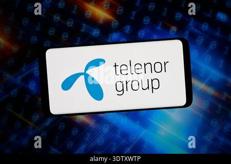 Stuttgart, Deutschland - 13.02.2026: In dieser Fotoabbildung ist das Logo des Telekommunikationsunternehmens Telenor ASA auf einem Smartphone zu sehen Stockfoto