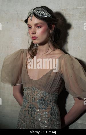 London, Großbritannien. Februar 2026. Backstage bei der Aadnevik Show während der London Fashion Week im Februar 2026 im Royal Horseguards. Quelle: SOPA Images Limited/Alamy Live News Stockfoto