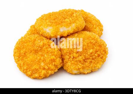 Knusprige panierte Nuggets auf weißem Hintergrund Stockfoto