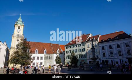 Slowakei, Bratislava: Traditionelle Gebäude und Platz im Stadtzentrum Stockfoto