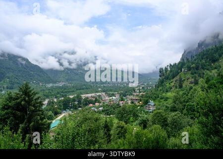Apfelplantagen in Vasishtha (Vashisht), Manali, Himachal Pradesh, Indien. Stockfoto