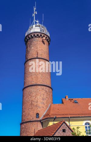 Jaroslawiec, Polen - 13. Mai 2017: Leuchtturm in Jaroslawiec, einem kleinen Dorf an der Ostseeküste Stockfoto