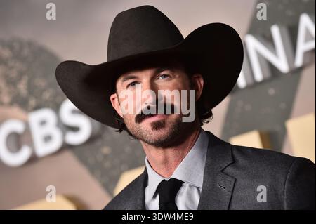 Los Angeles, USA. Februar 2026. Riley Green kam zur Premiere von CBS’s „Marshals“, die am 24. Februar 2026 im Autry Museum of the American West in Los Angeles stattfand. © LISA OConnor/ Credit: AFF/Alamy Live News Stockfoto