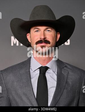 Los Angeles, USA. Februar 2026. Riley Green kam zur Premiere von CBS’s „Marshals“, die am 24. Februar 2026 im Autry Museum of the American West in Los Angeles stattfand. © LISA OConnor/ Credit: AFF/Alamy Live News Stockfoto