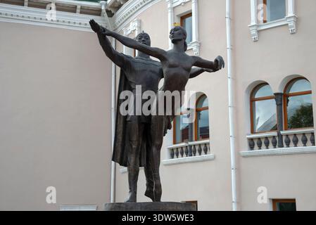 ULAN-UDE, RUSSLAND - 5. SEPTEMBER 2025: Skulptur „die Schönheit der Angara“ Nahaufnahme. Ulan-Ude, Burjatien Stockfoto