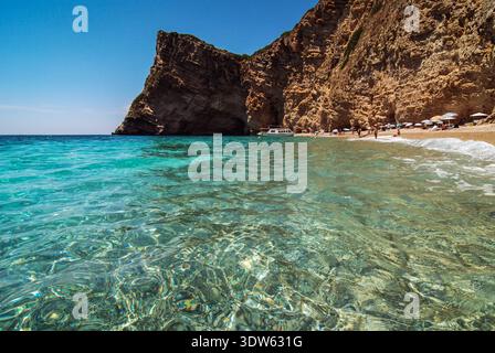 Korfu Island, Griechenland - 9. Juni 2008: Chomi Strand, bekannt als Paradies Strand in der Nähe von Palaiokastritsa Dorf auf Korfu Insel Stockfoto