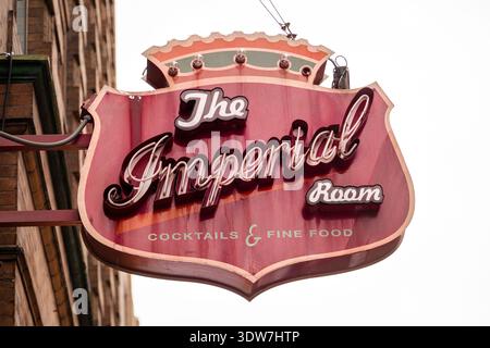 Ein sehr cooles altes Schild für das Imperial Room in Downtown Minneapolis Stockfoto