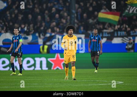 Karim Adeyemi von Borussia Dortmund feierte nach einem Treffer im zweiten Leg der UEFA Champions League 2025/2026 zwischen Atalanta BC und Borussia Dortmund am 25. Februar 2026 im Gewiss-Stadion in Bergamo, Italien Stockfoto