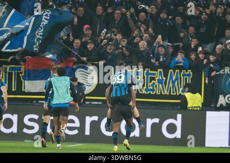 Spieler von Atalanta Bergamo, die während des Champions League-K.-o.-Spiels zwischen den Teams von Atalanta Bergamo und Borussia Dortmund BVB (Kazimier) gesehen wurden Stockfoto