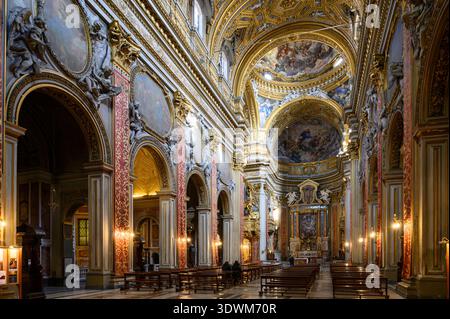 Rom. Italien. Das Innere der Kirche Santa Maria in Vallicella alias Chiesa Nuova. Stockfoto