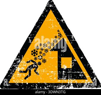Vektorillustration eines Dachlawinengefahrenszeichens mit einer Grunge-Textur. Abgenutztes, verkratztes gelbes Dreieckssymbol, das den Schnee zeigt, der von einem Dach auf weißem Hintergrund abrutscht. Erfüllt internationale Sicherheitsschilder-Normen, einschließlich ISO 7010 W040 ANSI Z535 OSHA und DIN 4844. Gefährdetes industrielles Gefahrenemblem für Arbeitsschutz und Wintersicherheit. Stock Vektor