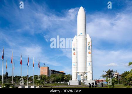 Frankreich, Französisch-Guayana, Kourou, Guayana Space Centre (Centre Spatial guyanais, CSG), auch Europas Weltraumbahnhof genannt, lebensgroße Nachbildung der Ariane-V-Rakete Stockfoto