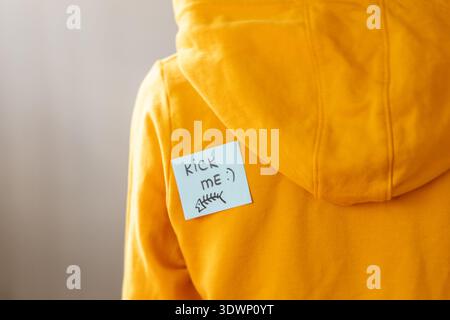 Nahaufnahme mit dem april-Narren-Tag-Schriftzug auf der Rückseite, april-Narren-Tag-Konzept. Kopierbereich Stockfoto