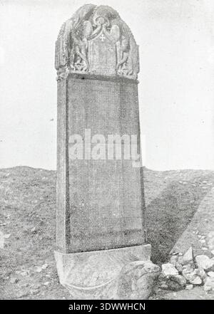 Die Nestorianische Stele ist ein christliches Steindenkmal, das 781 in Chang'an, dem heutigen Xi'an, während der Tang-Dynastie errichtet wurde und die Assyrische Kirche des Ostens in China dokumentiert. 1625 entdeckt und fast drei Meter hoch, wird es im Beilin Museum in Xi'an ausgestellt. Das von Equmeniakyrkan und Svenska Missionsförbundet erhaltene Archivbild in Bildsamling 0964 dokumentiert dieses historische Artefakt. Stockfoto