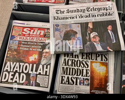 Britische Zeitungen berichten, dass Ali Khamenei bei einem schweren Angriff getötet wurde Stockfoto