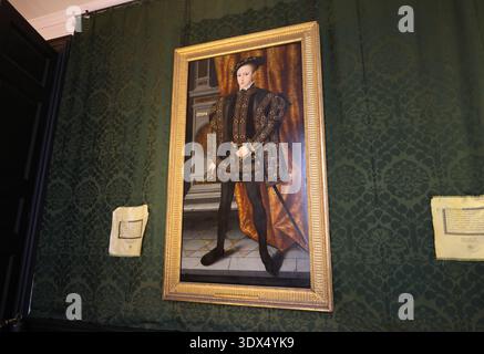 Porträt von Eduard VI., der im Hampton Court Palace hängt, der seinem Vater 1547 im Alter von neun Jahren nachfolgte, in Richmond, SW London, Großbritannien Stockfoto