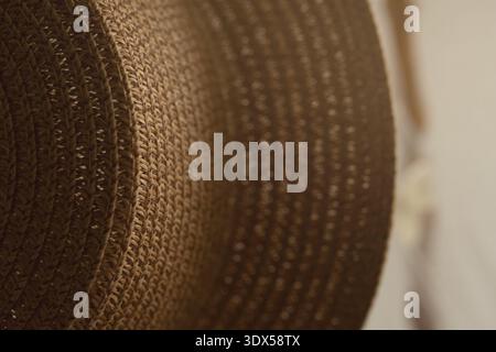 Die Textur eines Strohhutes Makroaufnahme der Textur eines Hutes. Stockfoto