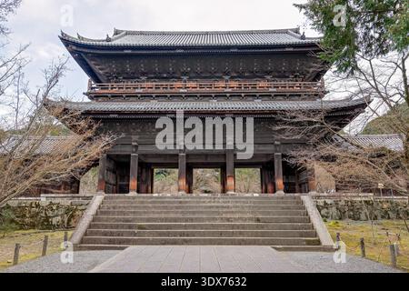 Kyoto, Japan – Januar 2026: Sanmon-Tor am Nanzen‑JI-Tempel in Kyoto, Japan Stockfoto
