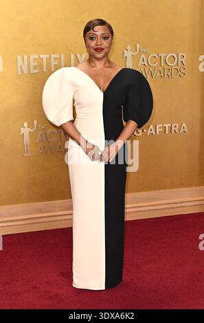 Los Angeles, USA. März 2026. Quinta Brunson kam am 1. März 2026 zu den 32. Jährlichen Schauspielpreisen im Shrine Auditorium in Los Angeles, Kalifornien © Starbuck/AFF-USA.COM Credit: AFF/Alamy Live News Stockfoto