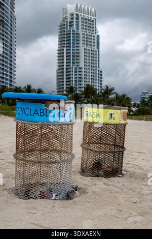 Müllkörbe in Miami Beach, Florida, USA Stockfoto