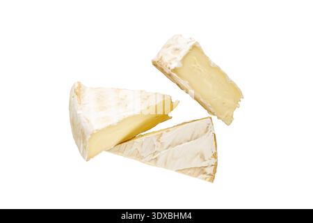 Brie Käse isoliert auf weißem Hintergrund, Nahaufnahme, Draufsicht. Stockfoto