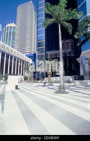 BRICKELL AVENUE, BÜROTÜRME UND BANKEN IM FINANZVIERTEL, MIAMI, FLORIDA, USA Stockfoto