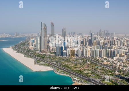 Abu Dhabi City in den Vereinigten Arabischen Emiraten, manchmal auch einfach Emirate oder VAE genannt, ist ein Land im Südosten des Arabischen Pens Stockfoto
