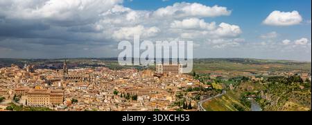 Panoramablick auf das historische Zentrum von Toledo, Spanien Stockfoto