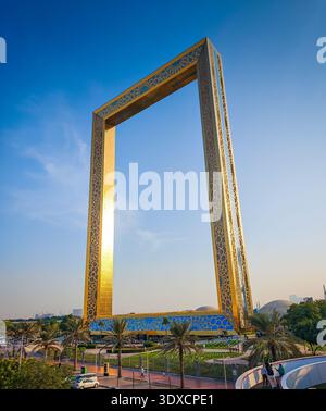 Dubai Rahmen. Hervorragendes Architektur-Wolkenkratzergebäude in Dubai City, VAE. Einer der meistbesuchten Orte und Aktivitäten in Dubai Stockfoto