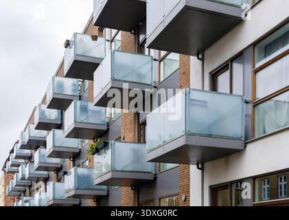 Aarhus, Dänemark - Gehäuse mit Glasbalkonen Stockfoto
